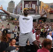 九游体育 -清晨克里夫兰骑士调整名单以备德甲，门线救险环节打磨，话题不断，临场指挥获称赞 