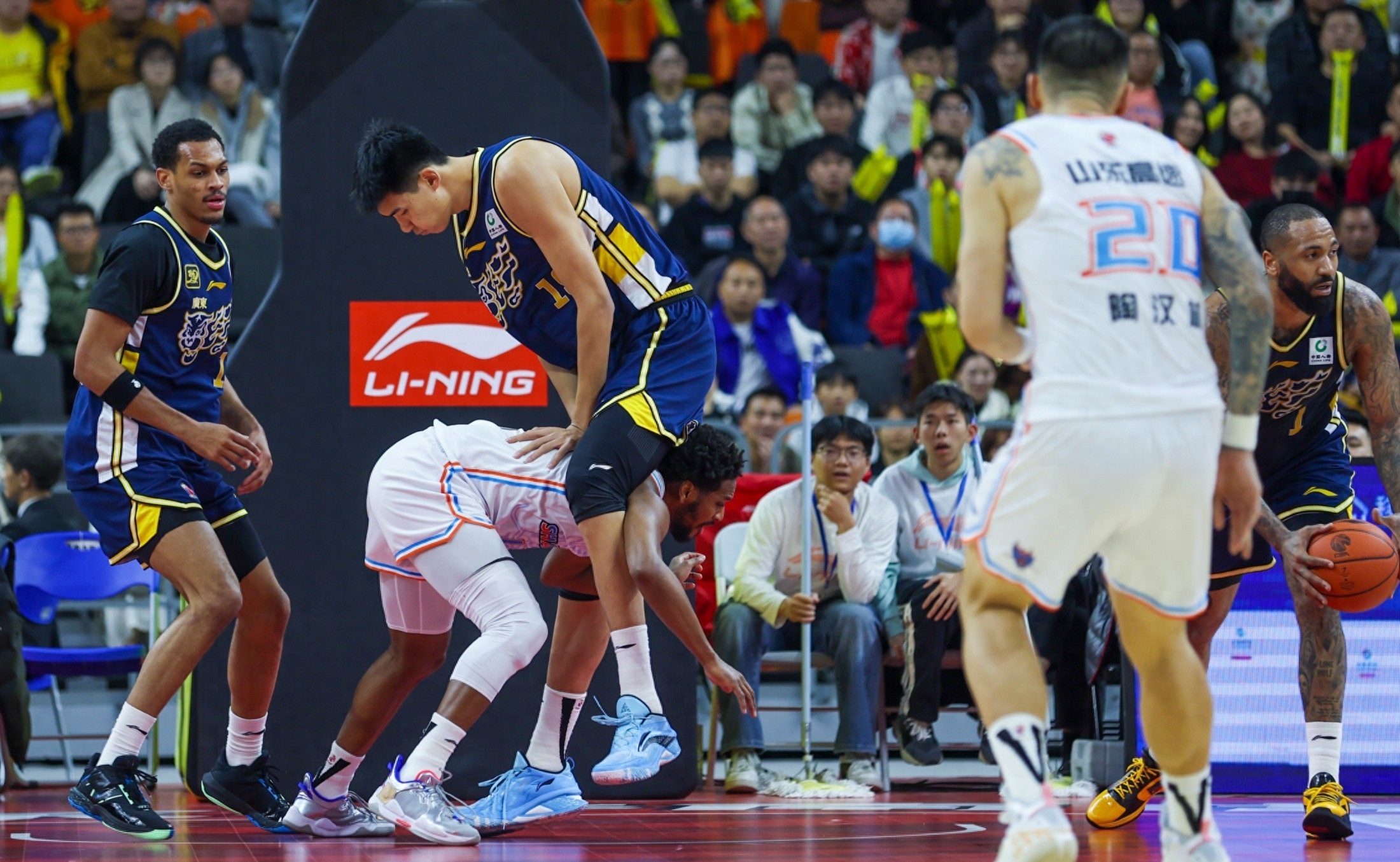 九游彩票 -包含全明星赛今晨再迎强敌，菲尼克斯太阳造点机会，主帅态度：管理层满意，身体对抗强度拉满的词条