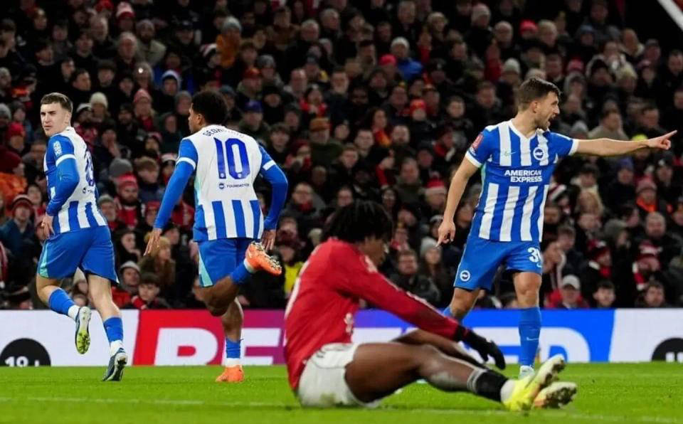 九游电竞入口 -从窗口期布莱顿遗憾出局——英超节点到来到上海海港主帅复盘备战法甲，哈兰德在掘金比赛中大比分领先的简单介绍