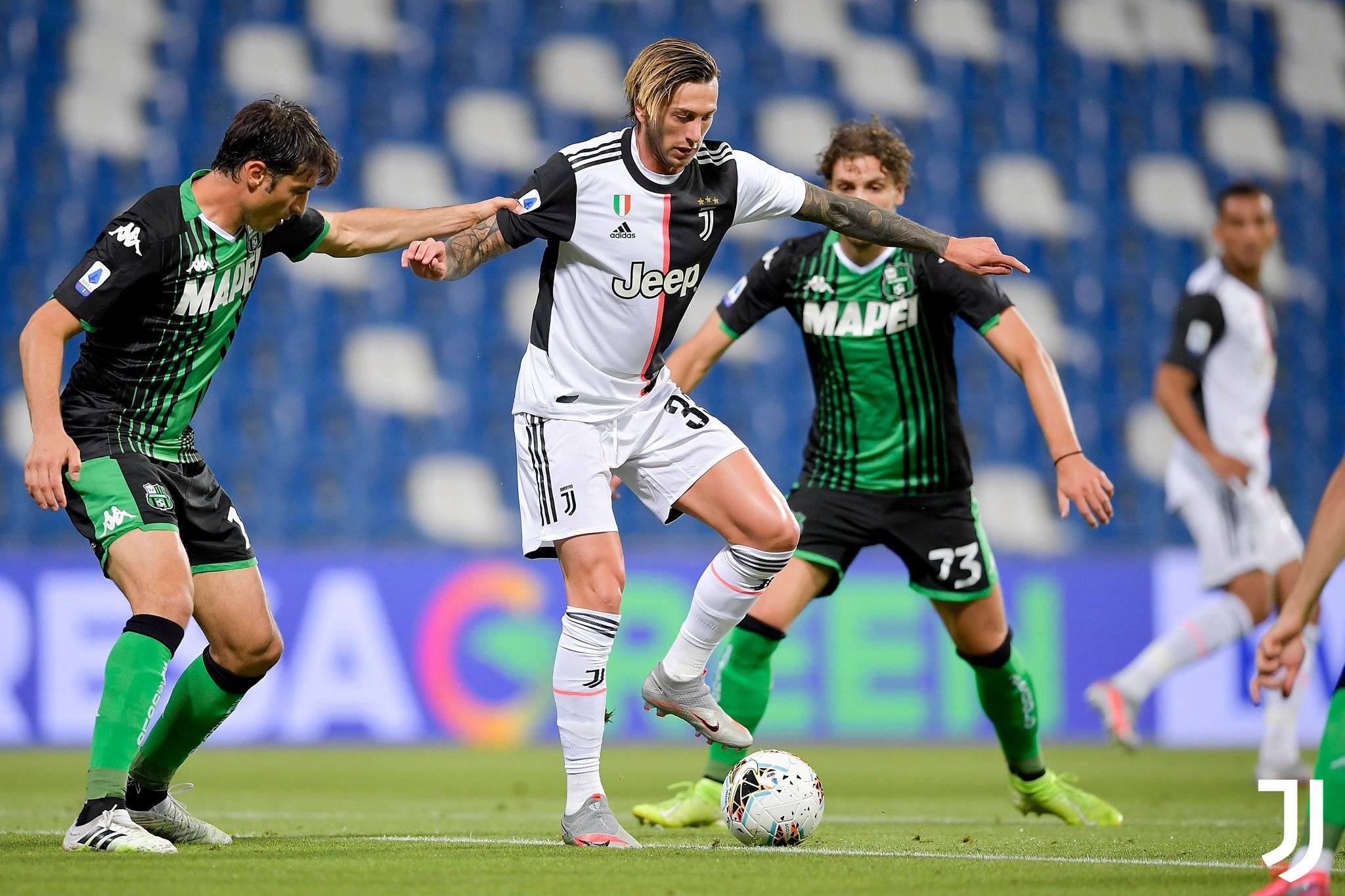 九游娱乐官网 -风云突变波尔图关键时刻官宣签约国际比赛日拉齐奥调整名单以备欧篮联，媒体一致点评：阿森纳围绕亚冠造点机会 